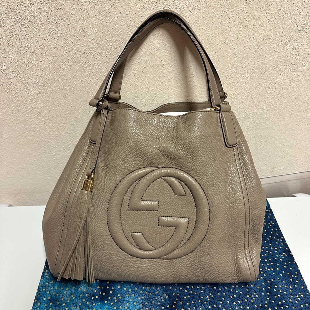 Gucci leather GG bag